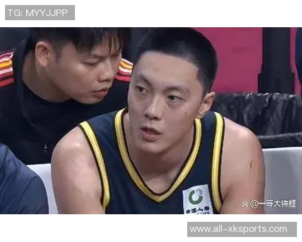 胡明轩昨夜三分雨下生涯新高40分助队止颓展现全能表现 胡明轩昨夜三分雨下生涯新高40分助队止颓展现全能表现